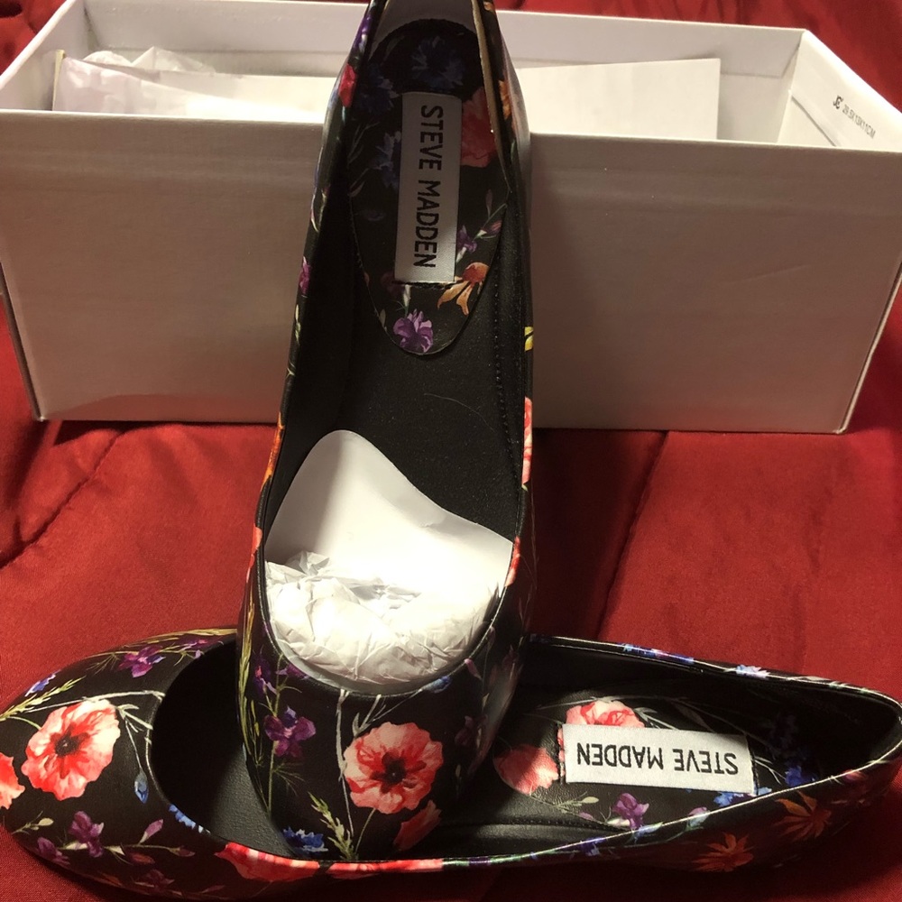 Steve Madden floral flats